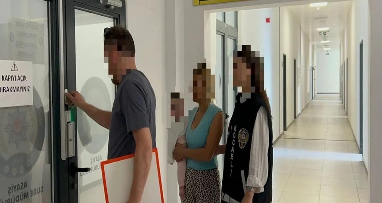 144 suc kaydi olan hirsizlar 300 bin lira degerinde ziynet esyasini caldi vCvhULQV