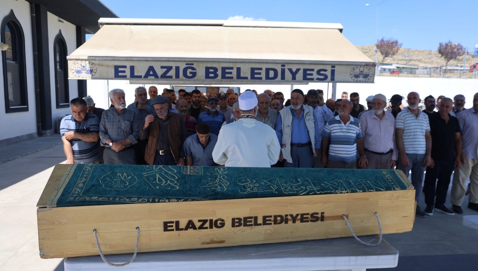 emekli maasini cekmeye cikmisti yarim saat icinde 2 otomobilin carptigi adam hayatini kaybetti pbkzIUTZ