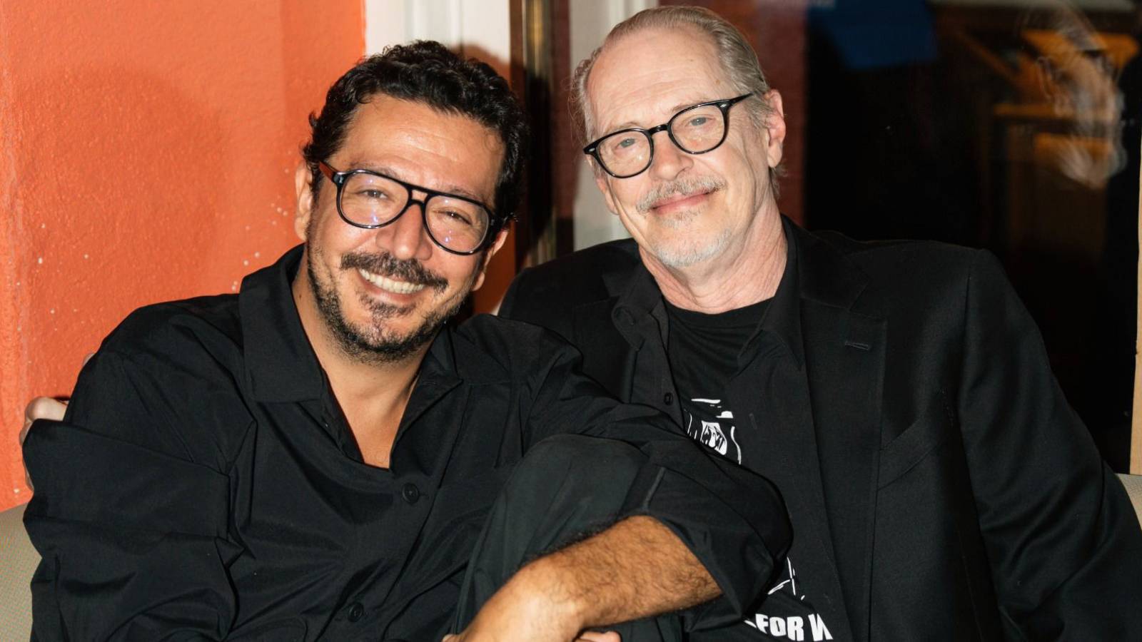 hollywood yildizi steve buscemi tolga karacelikin yeni filmi icin istanbuldaydi ODWT1Bh3