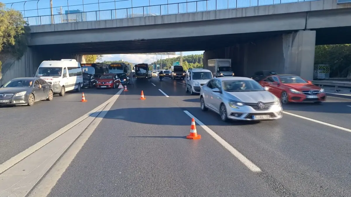 tem otoyolunda kaza afgan sofor yaralandi wjsClUEG