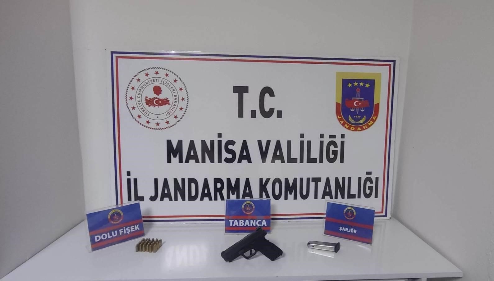 ustu aranan supheliden tabanca ve mermi cikti 24NrApJN