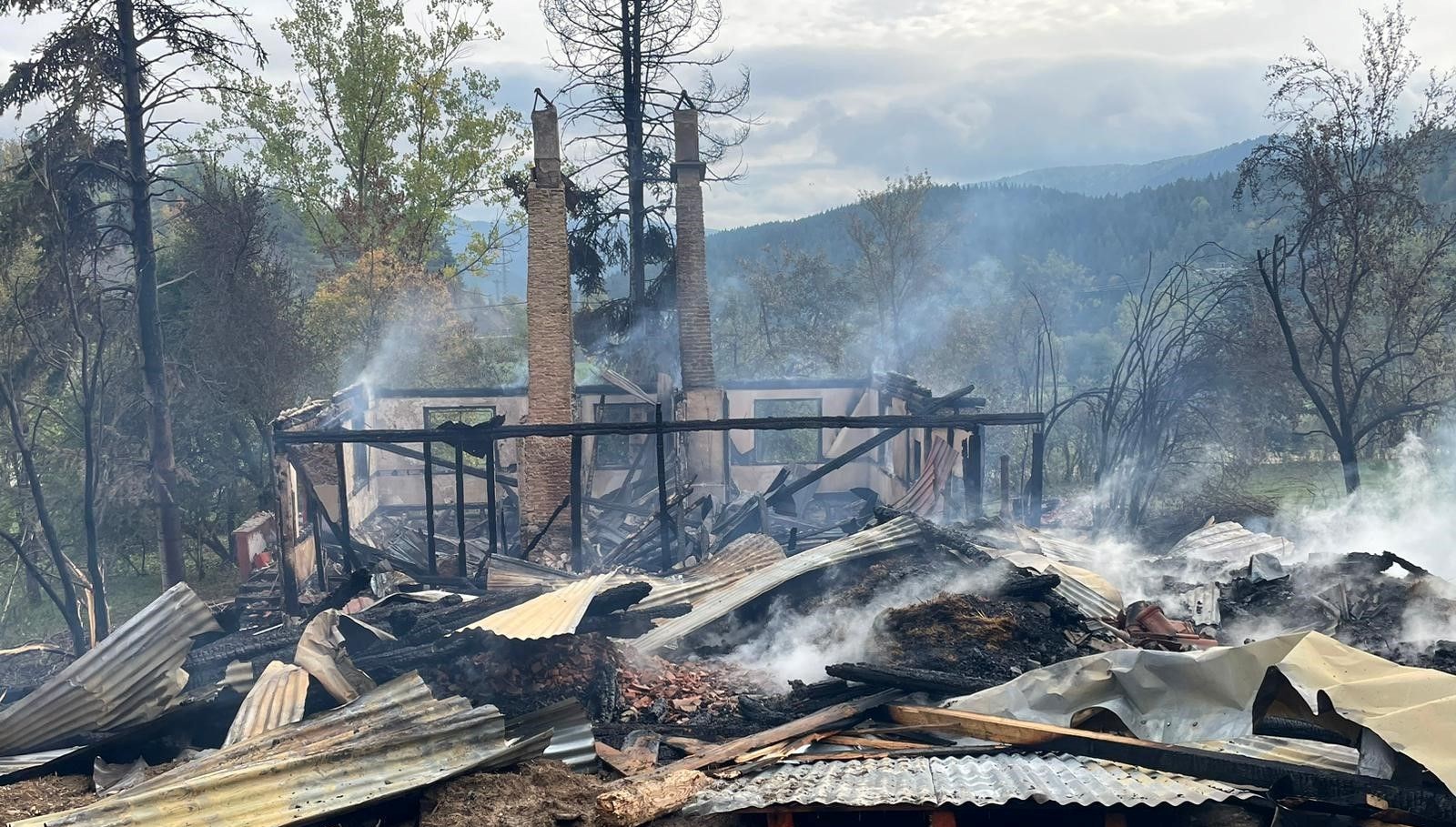 alevlere teslim olan ahsap ev kule dondu BT3GtwvJ