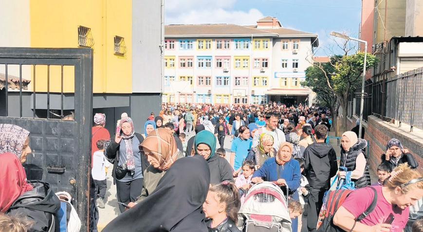 bes buyuklugundeki depremde istanbulda 19 kisi yaralandi trafik kilitlendi yonuyle surprizli sessiz faya sicradi esTGpbkx