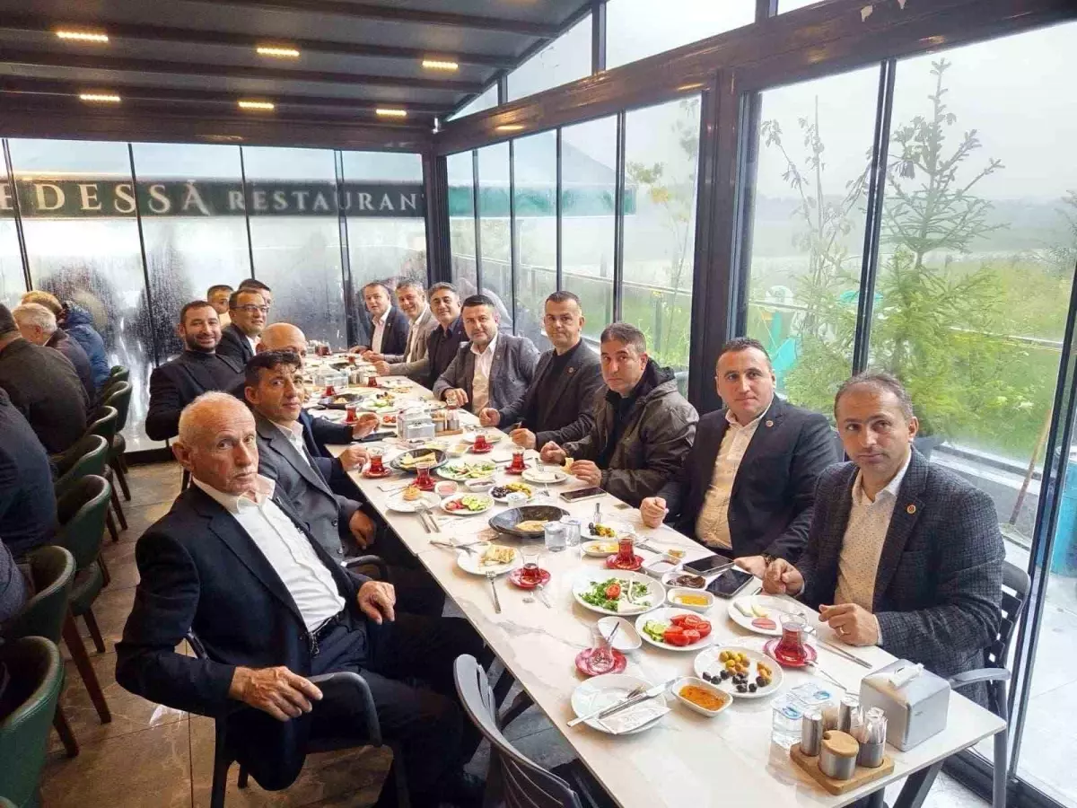 caycumada 19 ekim muhtarlar gunu kutlandi rOkANNsD.jpg