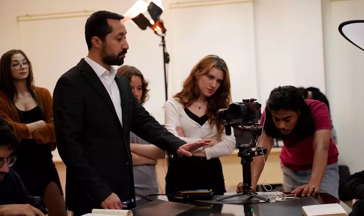 karabuk universitesi ogrencilerinden cumhuriyet bayrami klip hazirligi BB5UTTPg.jpg