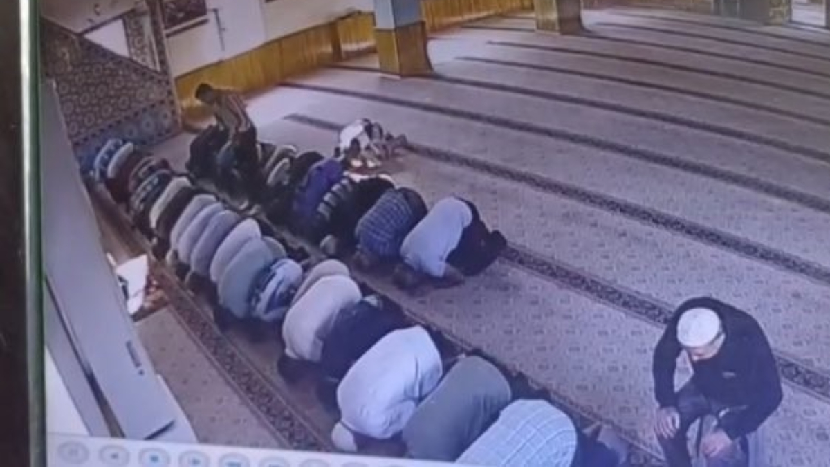 kayseride camide husumetlisinin bogazini keserek olduren zanli hakim karsisinda NhdG455F.jpg