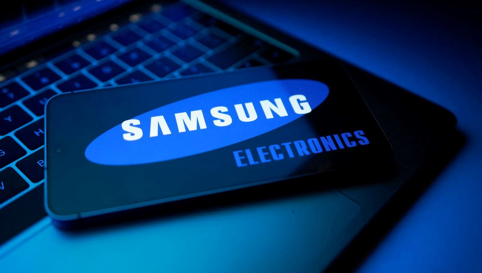 samsungdan uce katlanir telefon trifolda dair tum bilinenler AO4bqwy3.jpg