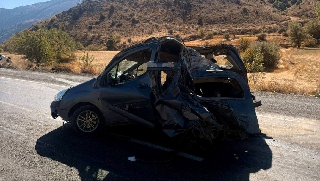 tatvanda trafik kazasi 2 yarali uDbkH4Dc