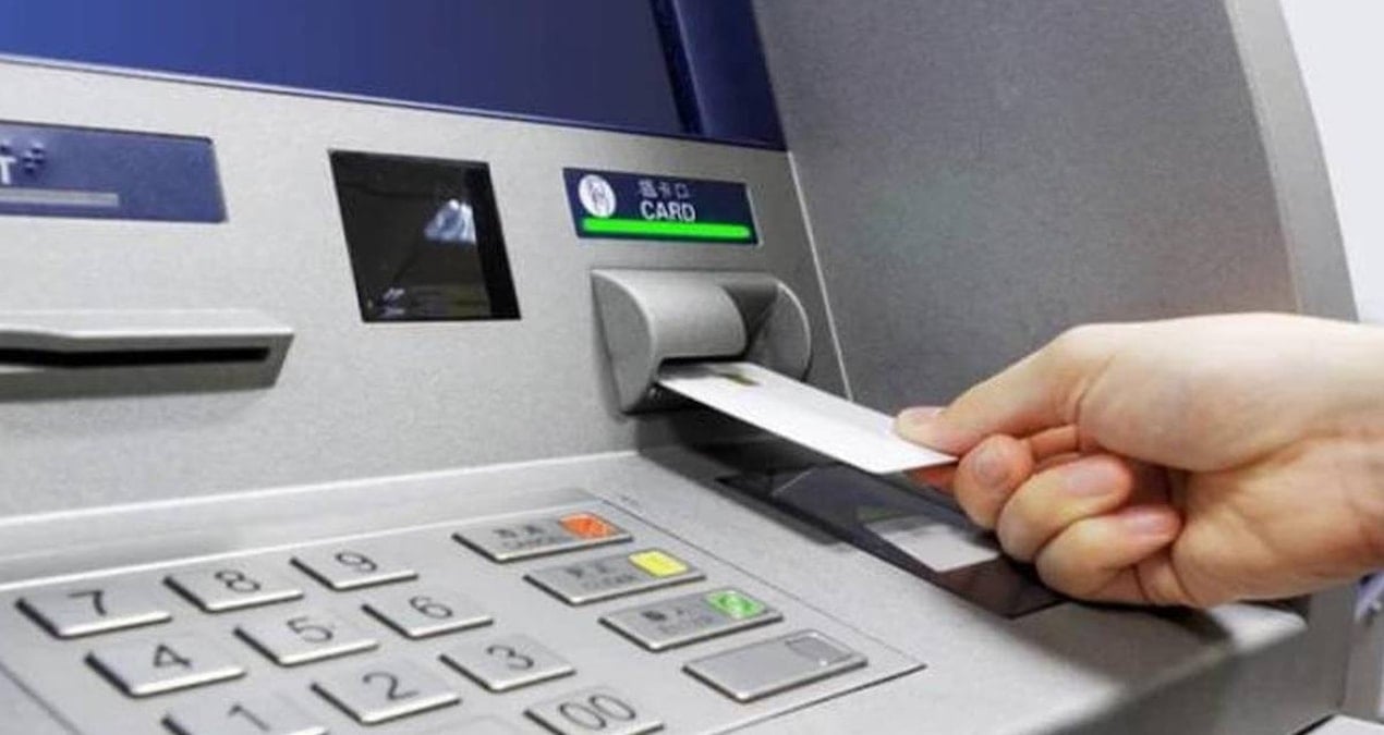 unlu banka 1 ay sonra kapaniyor musterilerini uyardi paranizi hemen cekin OVCVSzpG