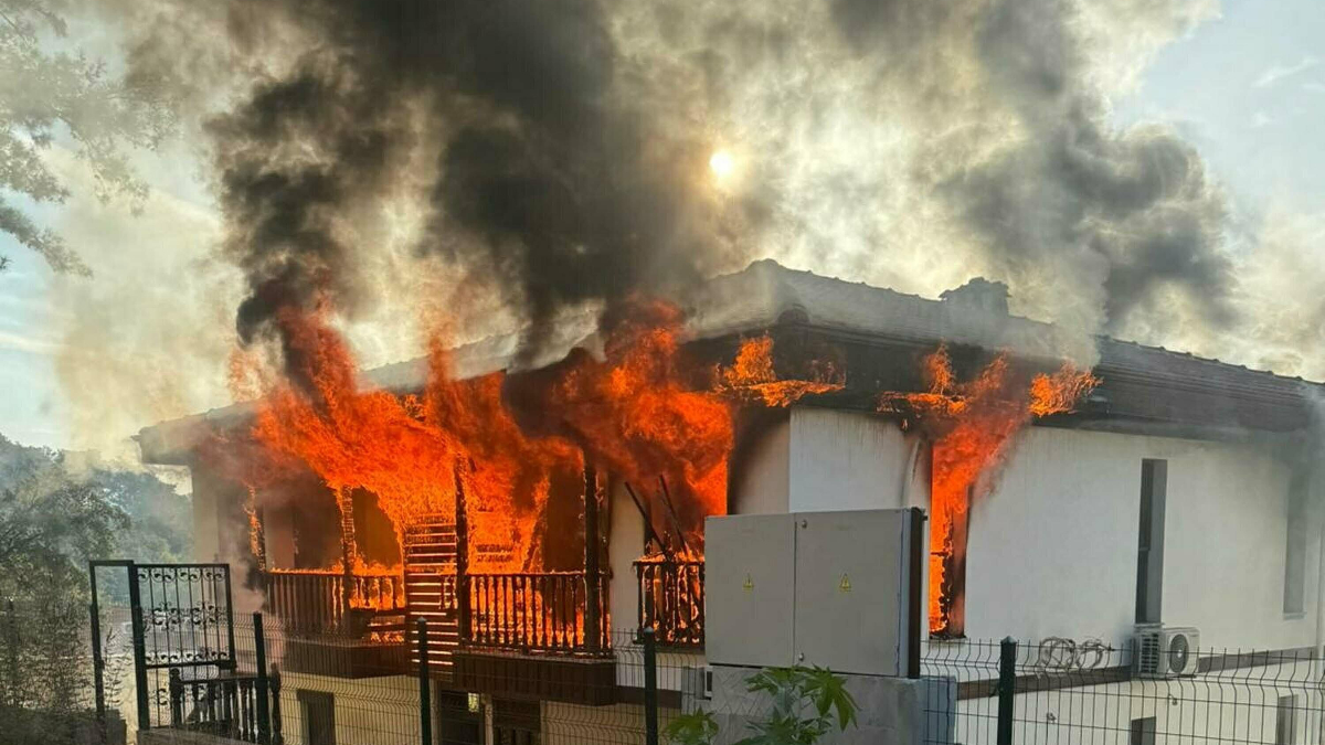 muglada evi atese verip 2 jandarmayi bicakla yaraladi vurularak etkisiz hale getirildi u4jQ2E5N.jpg