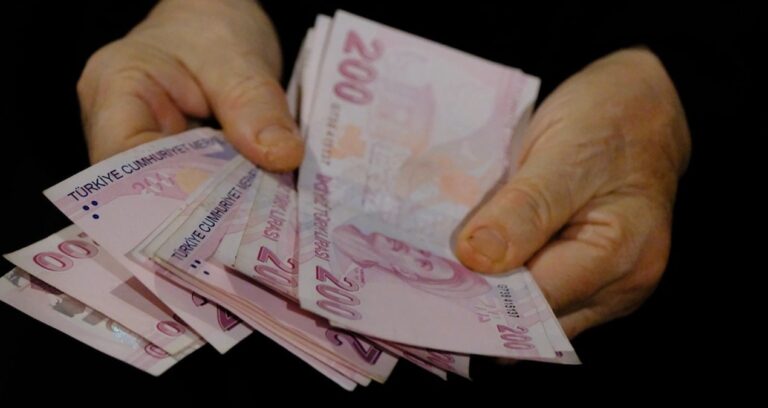 emekli-ve-memuru-ilgilendiren-temmuz-zammi-icin-yeni-kulis-bilgisi-sizdi-WZaZi6CW