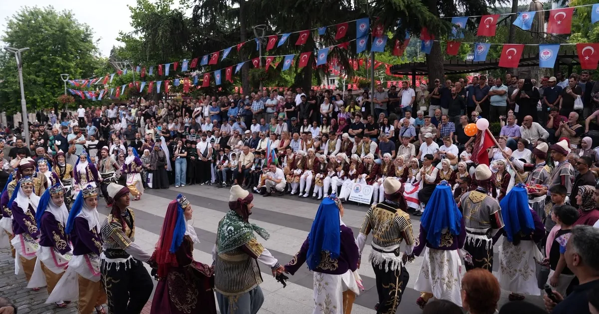 Trabzon’da Uluslararası Horon Festivali’ne yoğun ilgi Img