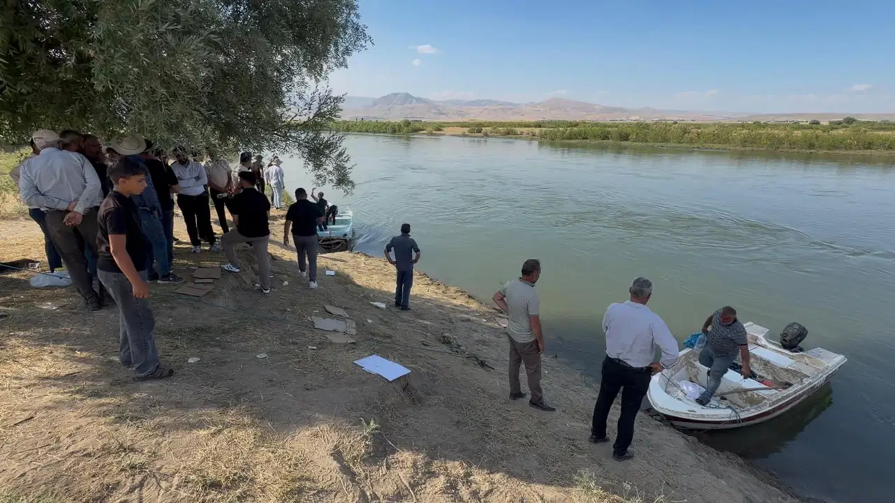 10 yaşındaki Berat, Murat Nehri’nde kayboldu: Arama çalışması başlatıldı Img