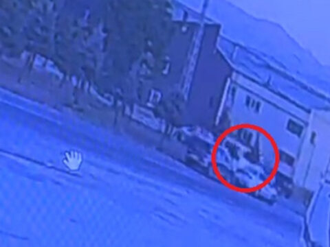 Kayserideki minibus dehsetinin kamera goruntuleri ortaya cikti yardima kostu canindan oldu budZWyGI